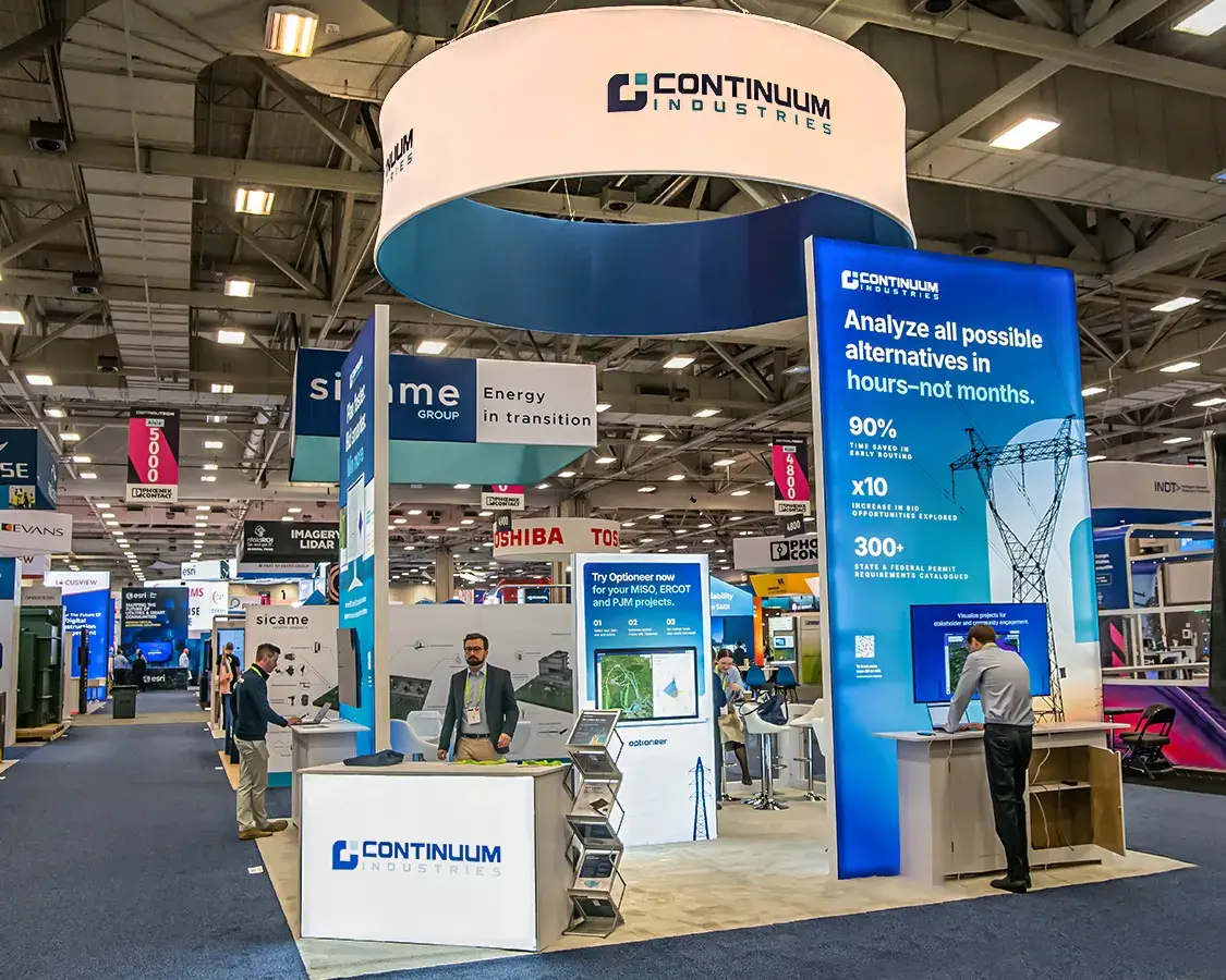Avant-garde 20x20 trade show rental booth